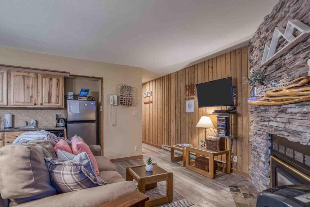 Ski House 144 - Meredith Lodging